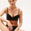 Brassière push-up avec logo emblématique Brassière push-up avec logo emblématique