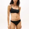 Brassière sans armatures à encolure dégagée Brassière sans armatures à encolure dégagée