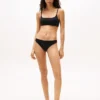 Brassière sans armatures à encolure dégagée Brassière sans armatures à encolure dégagée