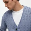 Cardigan en maille torsadée teint en pièce Cardigan en maille torsadée teint en pièce