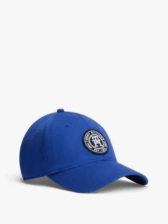 Casquette de baseball avec patch circulaire monogrammé
