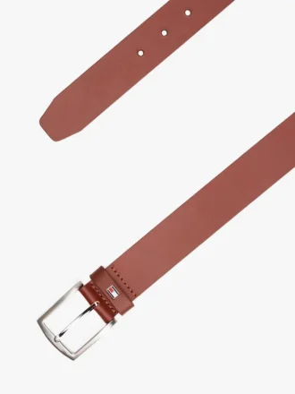 Ceinture en cuir avec boucle drapeau