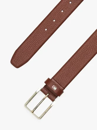 Ceinture en cuir grainé à boucle carrée