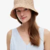 Chapeau bob en raphia crocheté Chapeau bob en raphia crocheté