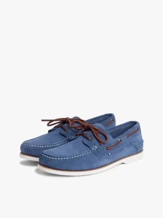 Chaussures bateau en daim
