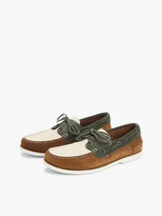Chaussures bateau en daim