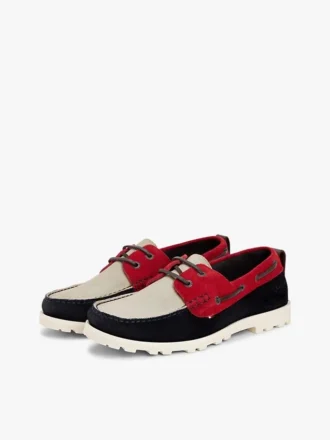 Chaussures bateau en daim léger