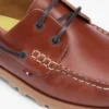 Chaussures bateau légères en cuir à semelle crantée