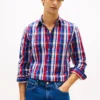 Chemise à carreaux multicolores et coupe classique