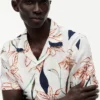 Chemise de camp en lin à fleurs, coupe classique Chemise de camp en lin à fleurs, coupe classique