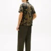Chemise de camp en lin à imprimé tropical