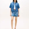Chemise en denim à coupe ample avec motif écusson sur toute la surface