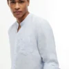 Chemise en lin à col bandeau, coupe classique Chemise en lin à col bandeau, coupe classique