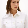 Chemise en popeline à boutons dorés, coupe décontractée Chemise en popeline à boutons dorés, coupe décontractée