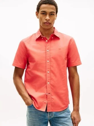 Chemise Oxford teinte en pièce, coupe classique Chemise Oxford teinte en pièce, coupe classique