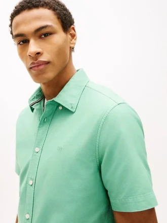 Chemise Oxford teinte en pièce, coupe classique Chemise Oxford teinte en pièce, coupe classique
