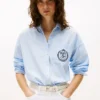 Chemise à rayures et logo Crest, coupe décontractée Chemise à rayures et logo Crest, coupe décontractée