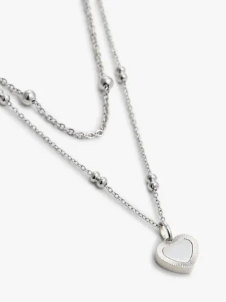 Collier à double rangée avec pendentif en forme de cœur