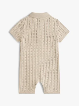 Combinaison-short en maille torsadée pour bébés Combinaison-short en maille torsadée pour bébés
