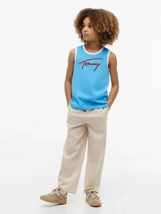 dbardeur pour enfant avec logo tommy en lettres cursives 2 3 330x440 - D&eacute;bardeur pour enfant avec logo Tommy en lettres cursives