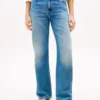 Jean droit ample à taille mi-haute Jean droit ample à taille mi-haute
