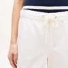 Jean léger à jambes larges et à enfiler Jean léger à jambes larges et à enfiler