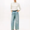 Jean moderne à taille haute et jambes larges Jean moderne à taille haute et jambes larges