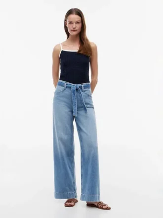 Jean taille haute à jambes larges avec ceinture