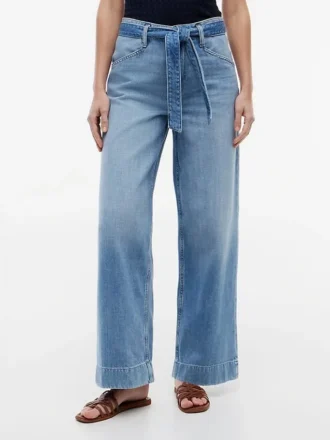 Jean taille haute à jambes larges avec ceinture