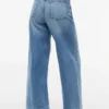 Jean taille haute à jambes larges avec ceinture Jean taille haute à jambes larges avec ceinture