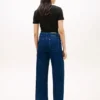 Jean taille haute à jambes larges avec ceinture Jean taille haute à jambes larges avec ceinture