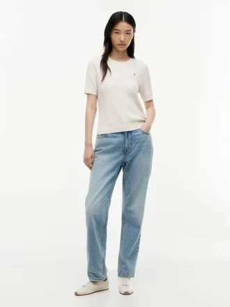 Jeans droit classique taille haute Jeans droit classique taille haute