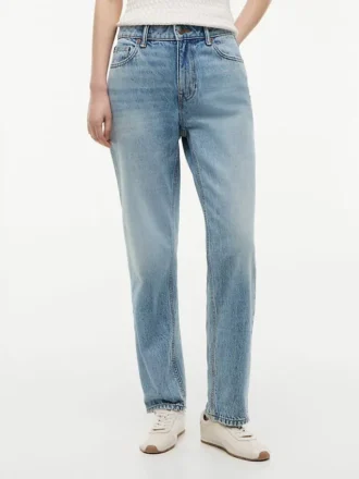 Jeans droit classique taille haute Jeans droit classique taille haute