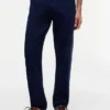 Jeans droit classique teint en pièce