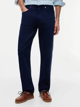 Jeans droit classique teint en pièce Jeans droit classique teint en pièce