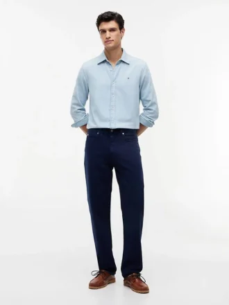 Jeans droit classique teint en pièce Jeans droit classique teint en pièce