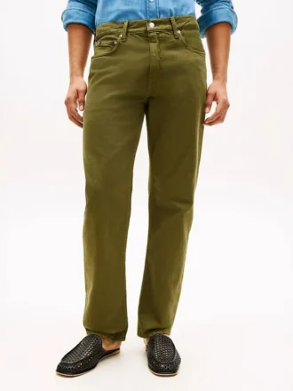 Jeans droit classique teint en pièce Jeans droit classique teint en pièce