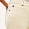 Jeans taille haute à jambes larges teint en pièce Jeans taille haute à jambes larges teint en pièce