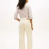 Jeans taille haute à jambes larges teint en pièce Jeans taille haute à jambes larges teint en pièce