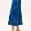 Jupe midi évasée en denim à taille haute Jupe midi évasée en denim à taille haute