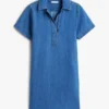 Mini-robe en denim à patte de boutonnage ouverte Mini-robe en denim à patte de boutonnage ouverte