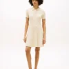 Mini-robe polo en maille côtelée avec boutons dorés Mini-robe polo en maille côtelée avec boutons dorés