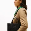 Mini sac fourre-tout en nylon avec monogramme surpiqué Mini sac fourre-tout en nylon avec monogramme surpiqué