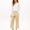 Pantalon chino à taille haute et jambes larges Pantalon chino à taille haute et jambes larges