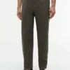 Pantalon fuselé en lin teint en pièce Pantalon fuselé en lin teint en pièce
