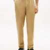 Pantalon fuselé en lin teint en pièce Pantalon fuselé en lin teint en pièce