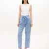 Pantalon fuselé en seersucker vichy avec ceinture Pantalon fuselé en seersucker vichy avec ceinture