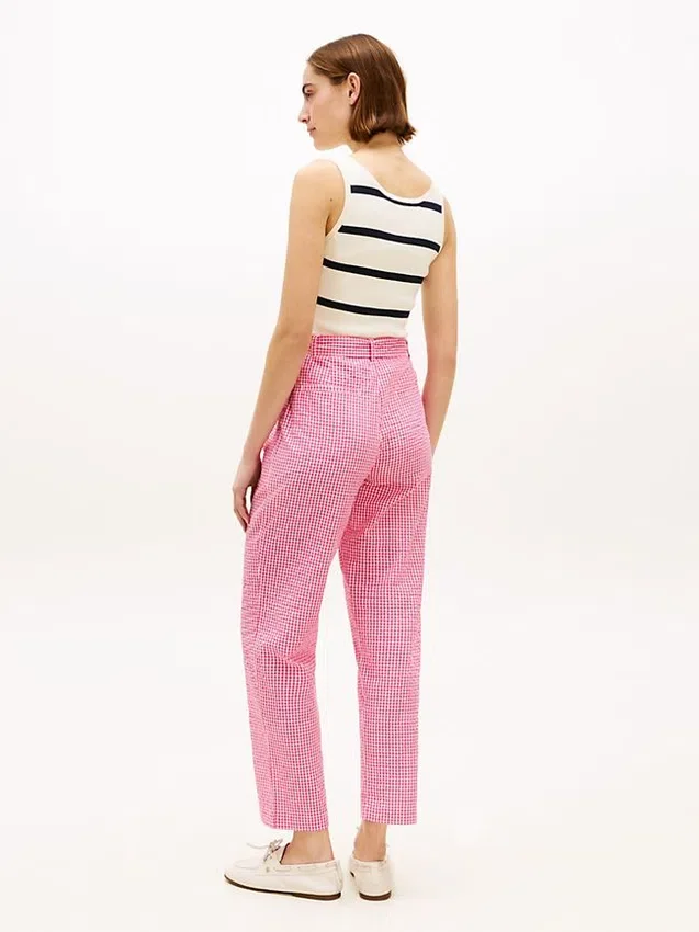 Pantalon fuselé en seersucker vichy avec ceinture Pantalon fuselé en seersucker vichy avec ceinture