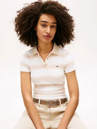 Polo Tommy Jeans à coupe ajustée en maille côtelée Polo Tommy Jeans à coupe ajustée en maille côtelée