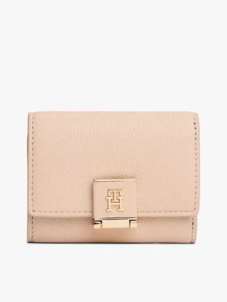 Portefeuille à trois volets en cuir grainé avec fermoir monogramme